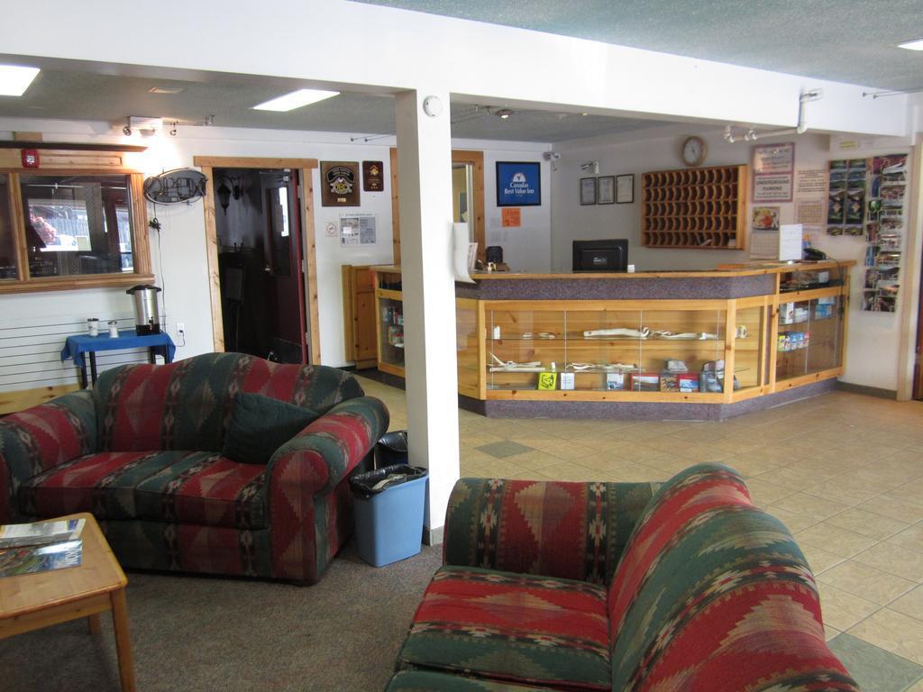 Canadas Best Value Inn- Riverview Hotel Whitehorse Extérieur photo