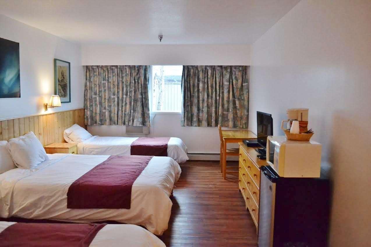 Canadas Best Value Inn- Riverview Hotel Whitehorse Extérieur photo