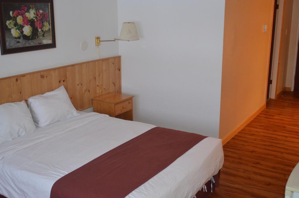 Canadas Best Value Inn- Riverview Hotel Whitehorse Extérieur photo