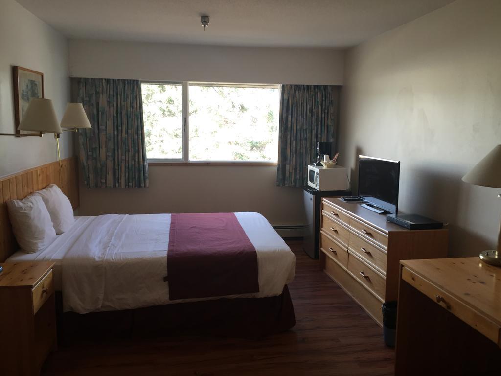 Canadas Best Value Inn- Riverview Hotel Whitehorse Extérieur photo