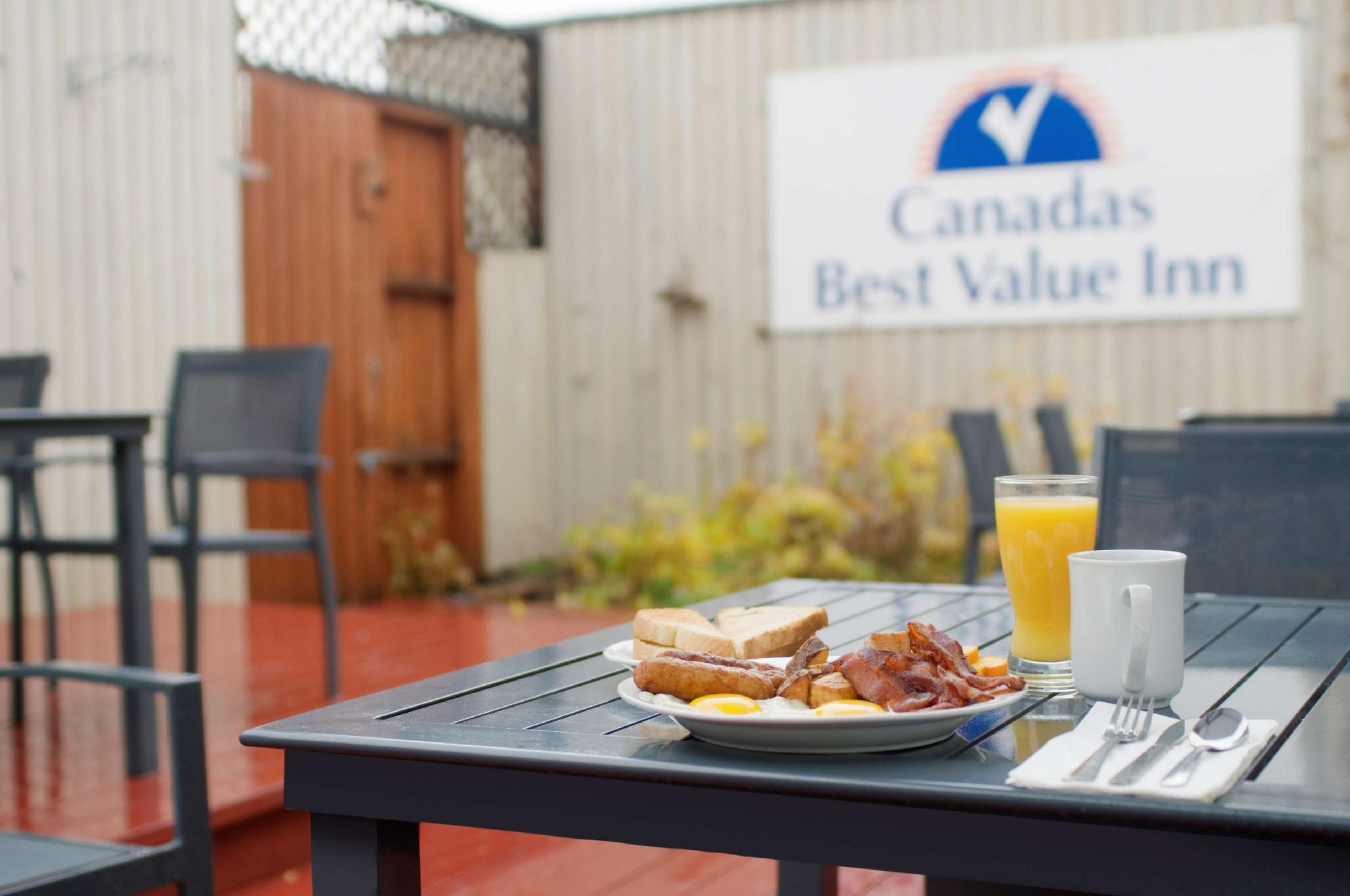 Canadas Best Value Inn- Riverview Hotel Whitehorse Extérieur photo