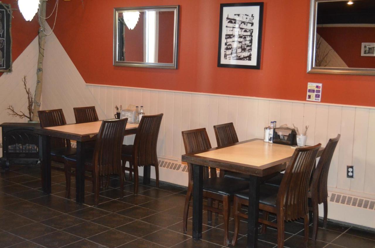 Canadas Best Value Inn- Riverview Hotel Whitehorse Extérieur photo