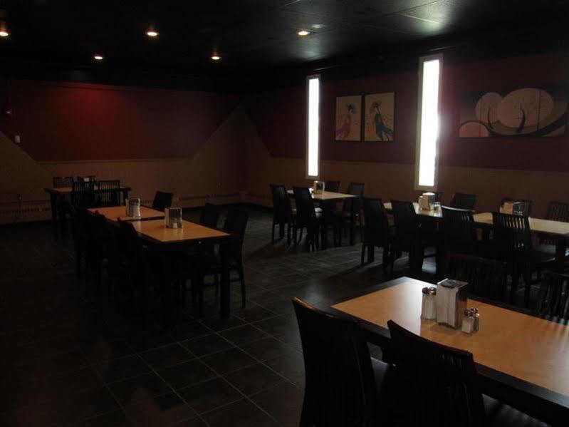 Canadas Best Value Inn- Riverview Hotel Whitehorse Extérieur photo