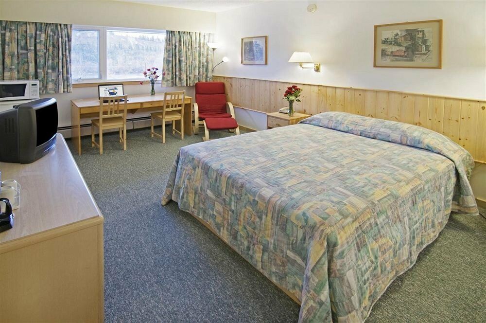 Canadas Best Value Inn- Riverview Hotel Whitehorse Extérieur photo